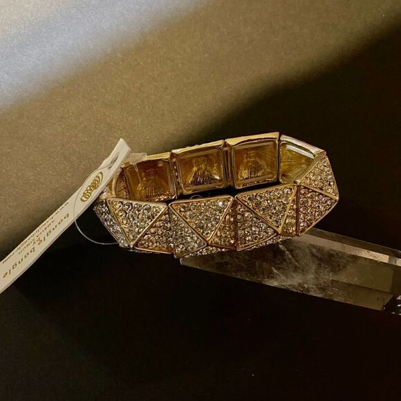 Amrita Singh Gold Enamel Stretch Statement Bracelet - Picture 3 of 6